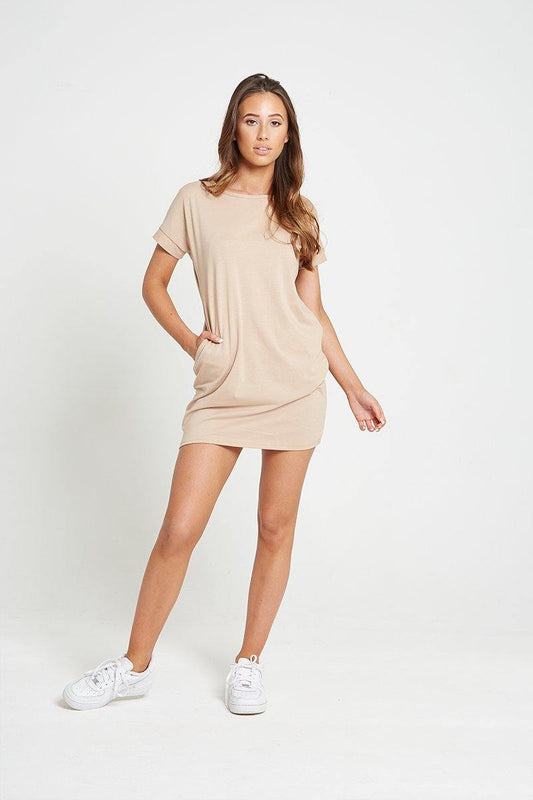 T-Shirt Dress in Beige - watts that trend